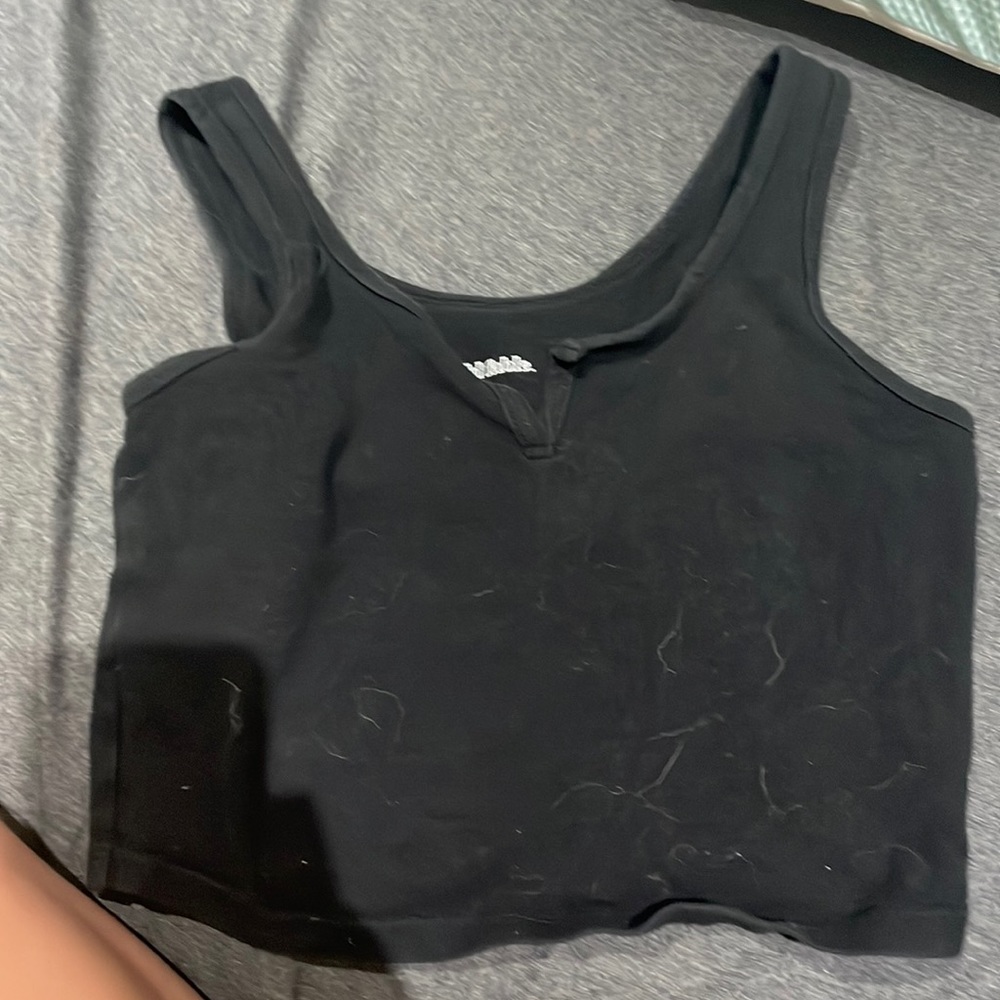 this is a wild and fable black top in an xs.